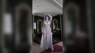 Lyra Crow Strips Naked To Show Her Curvy Body OnlyFans