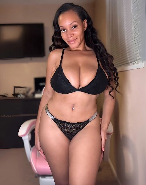Leila4Play