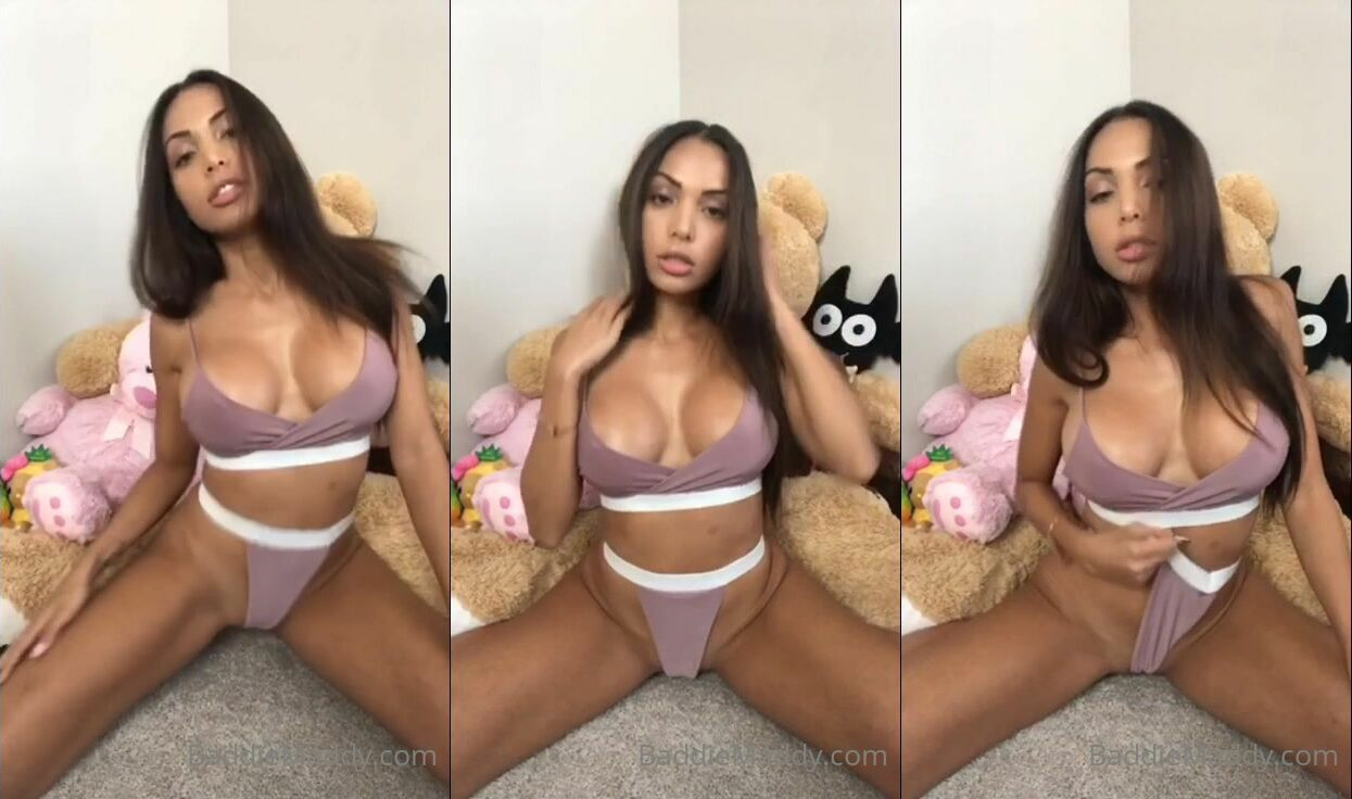 Baddiemaddy Strips And Fucks Pussy With A Dildo