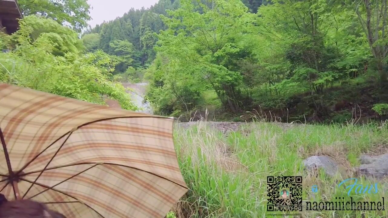 Naomiii Channel Gets Pussy Wet In Hot Spring Fuck