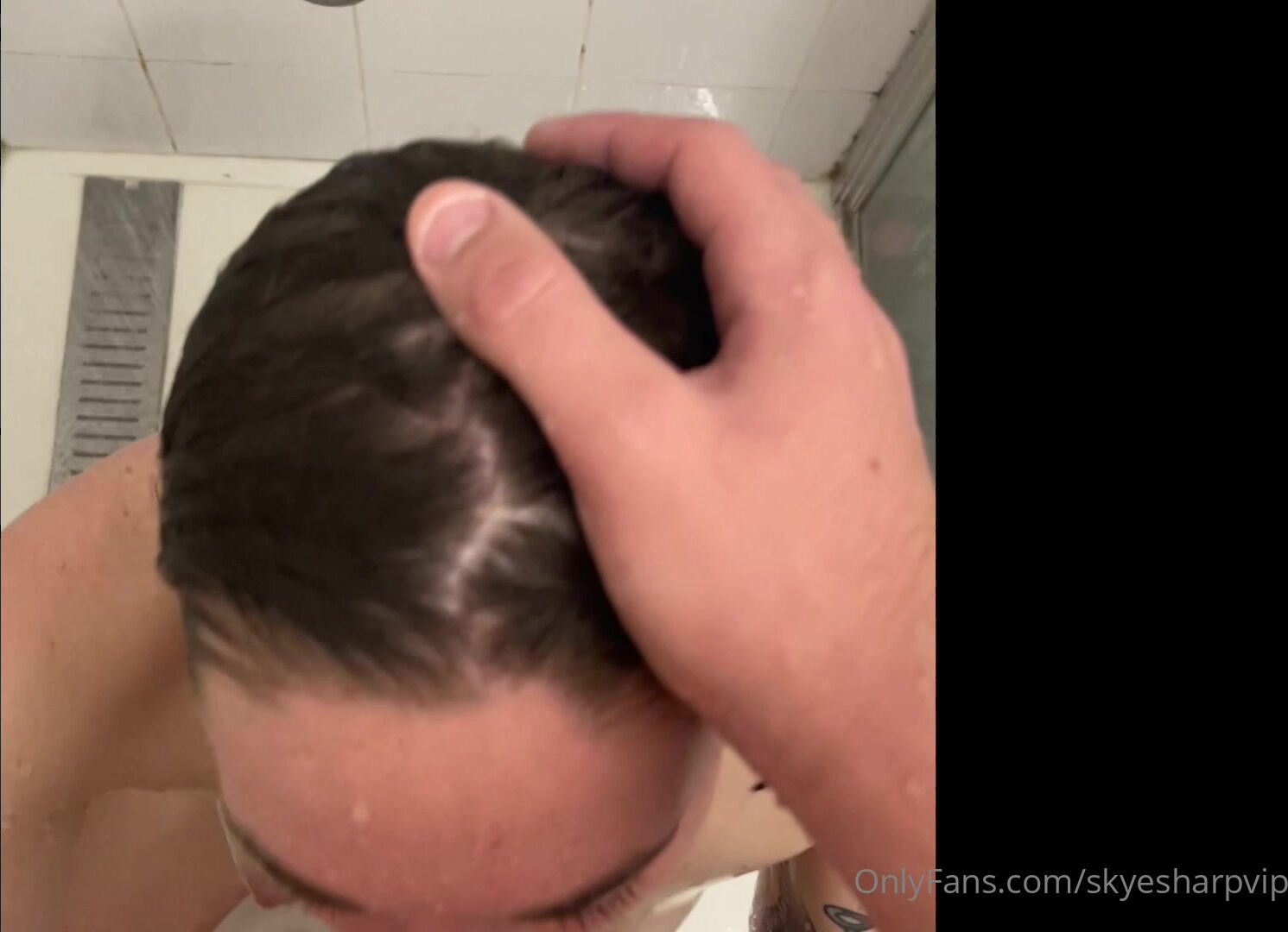 SkyesHarp Loves Sucking Dick Soaked In The Shower