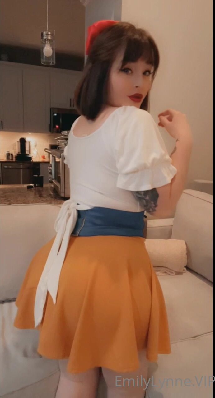 Emily Lynne Rides A Dildo As Snow White