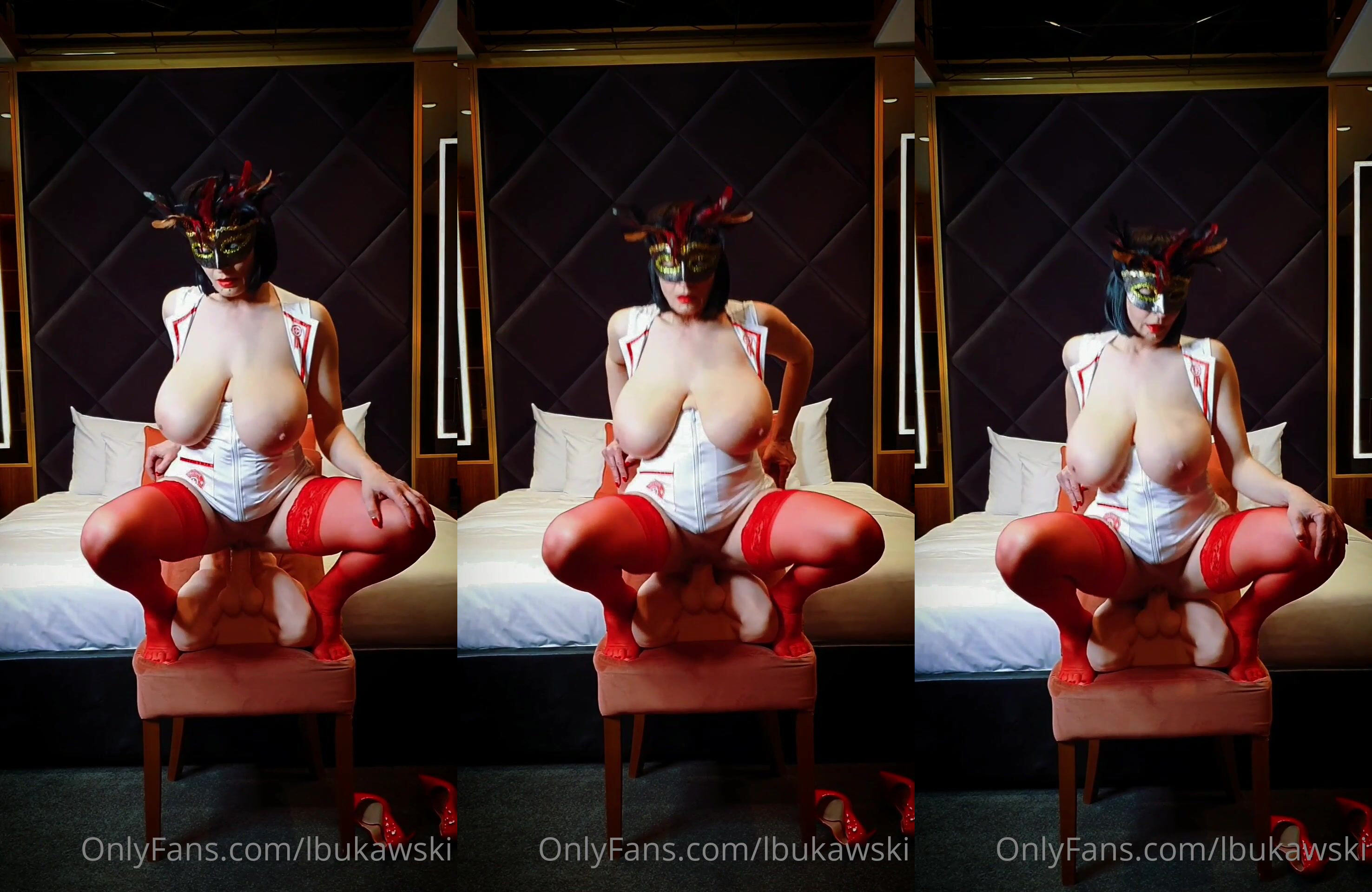 Lisa Bukawski Plays With Her Pussy