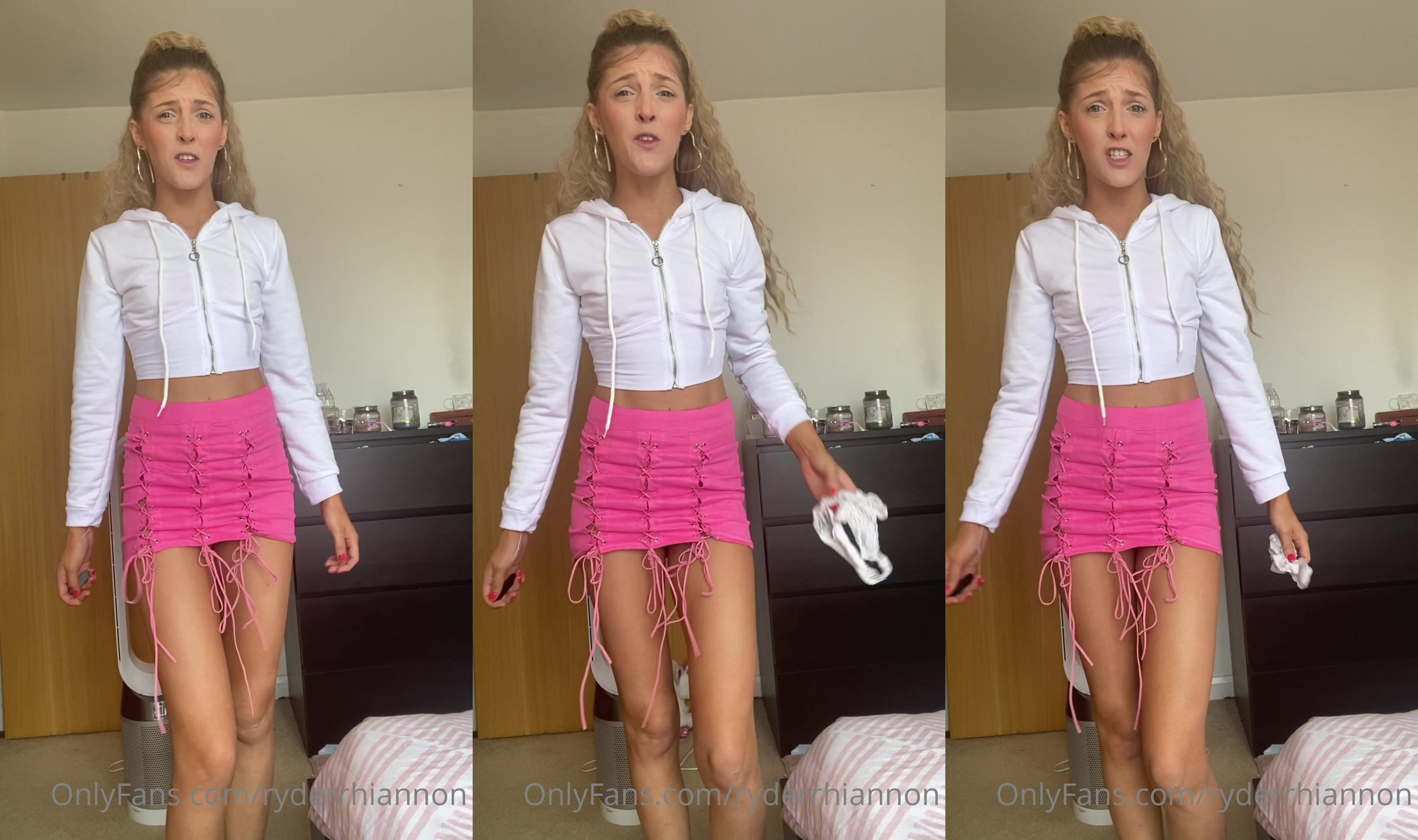 Rhiannon Ryder Sits On Dildo