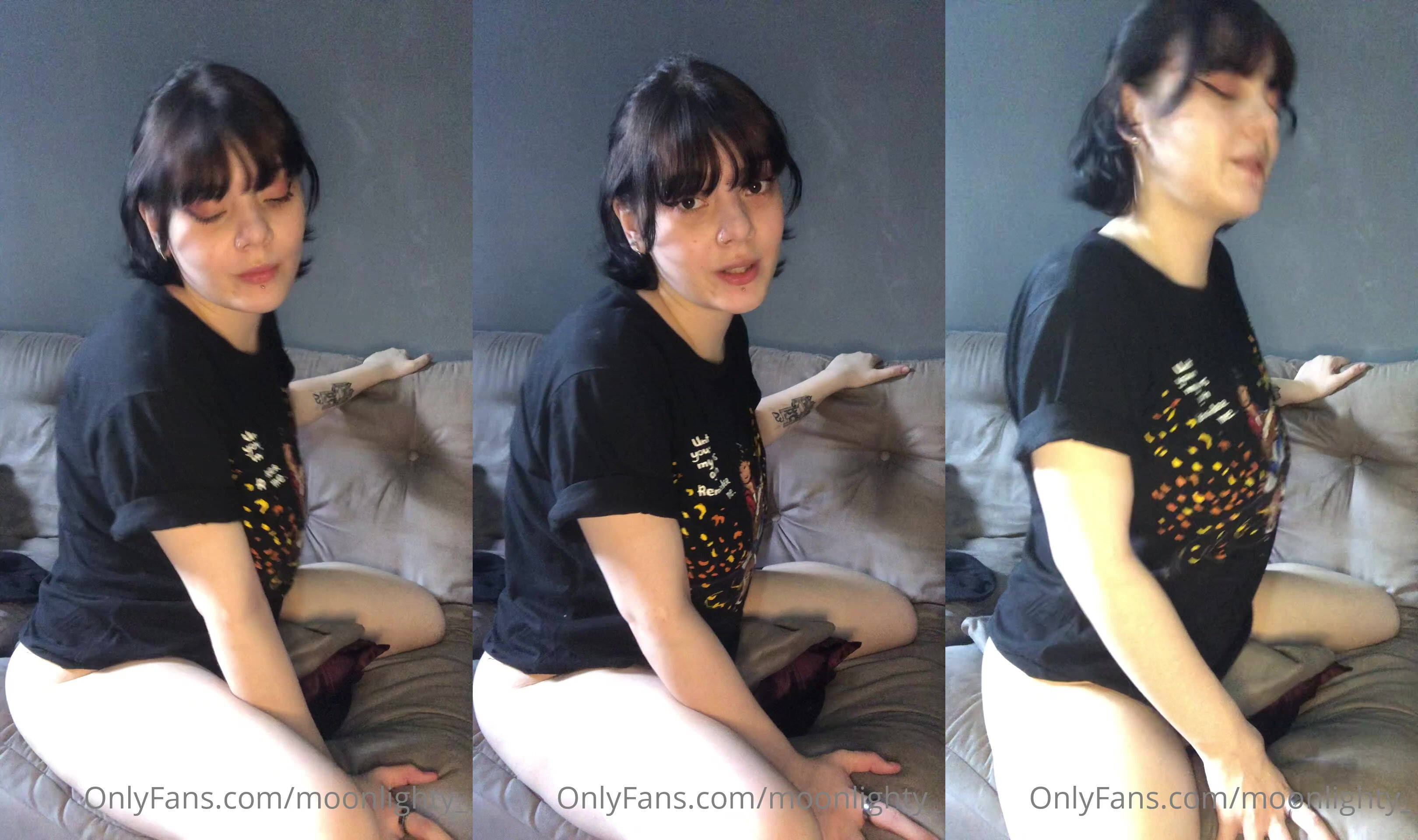 Moonlighty_ Masturbates With Her Pillows
