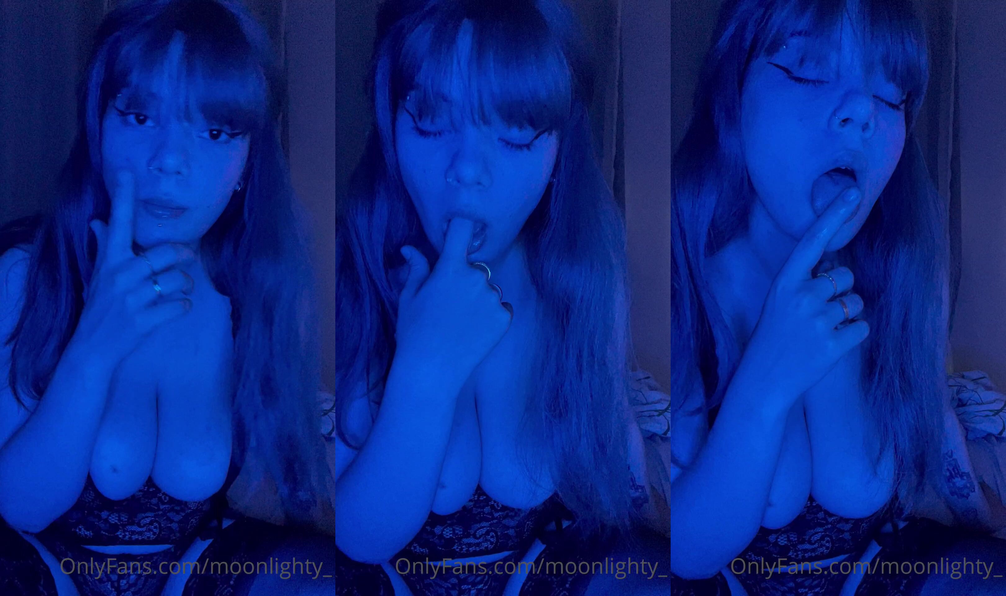 Moonlighty_ Touches Her Tits And Pussy