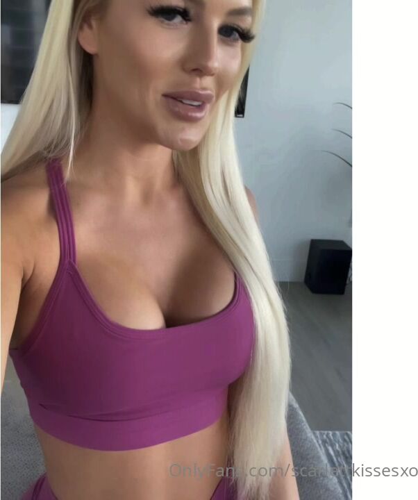 ScarlettKissesXO Fucks The Delivery Guy