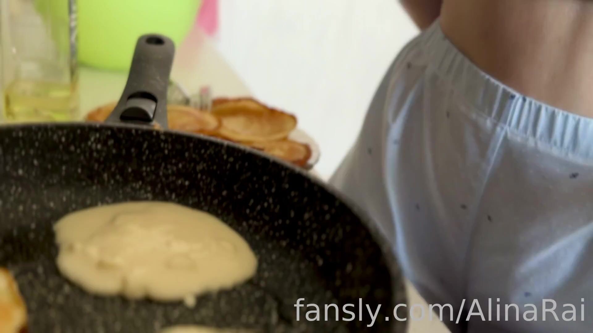Alinarai Cooking With Her Tits Out