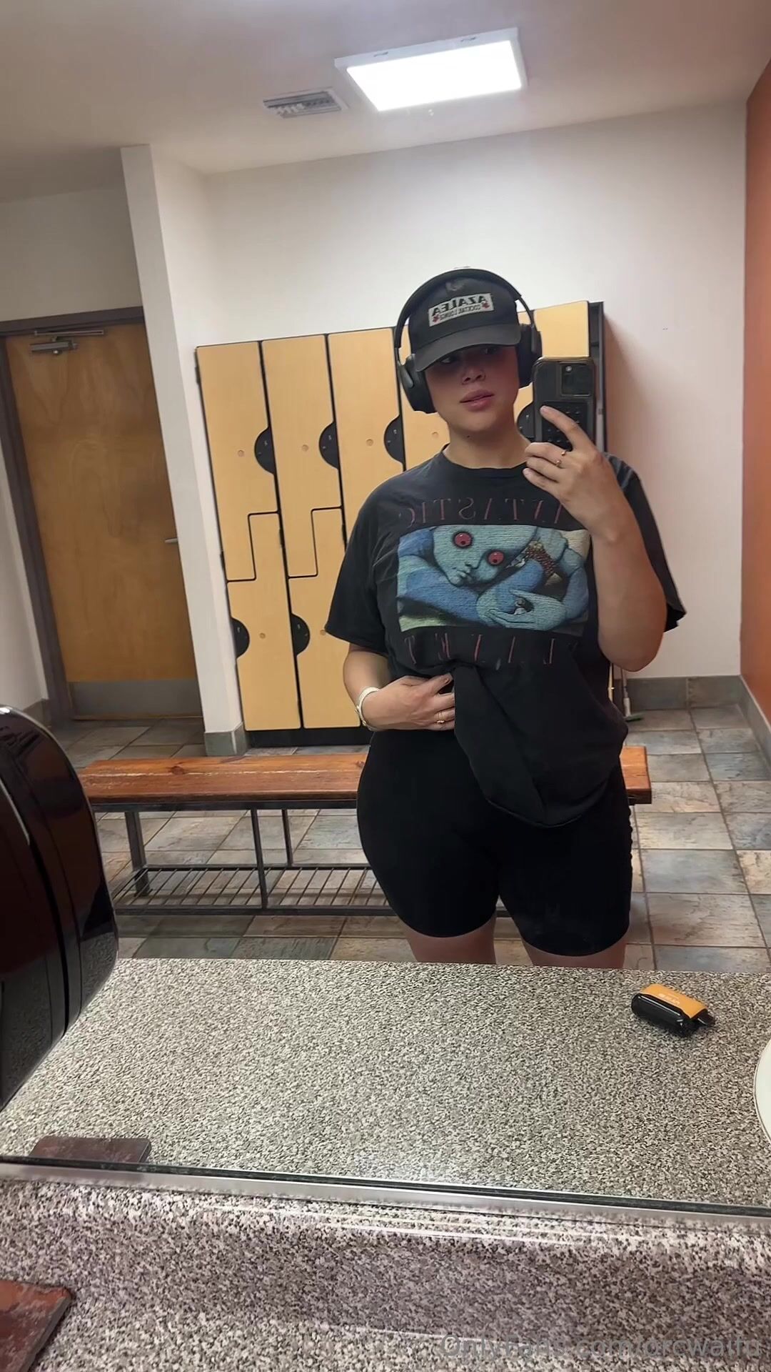 Orc Waifu Shows Off Her Tits After The Gym