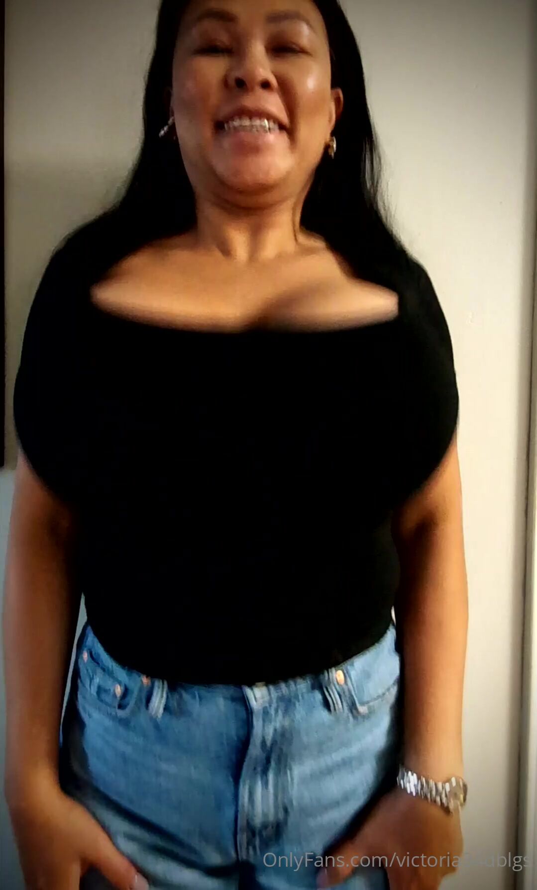 Victoria34Dblgs's Big Tits Bouncing Like A Ball
