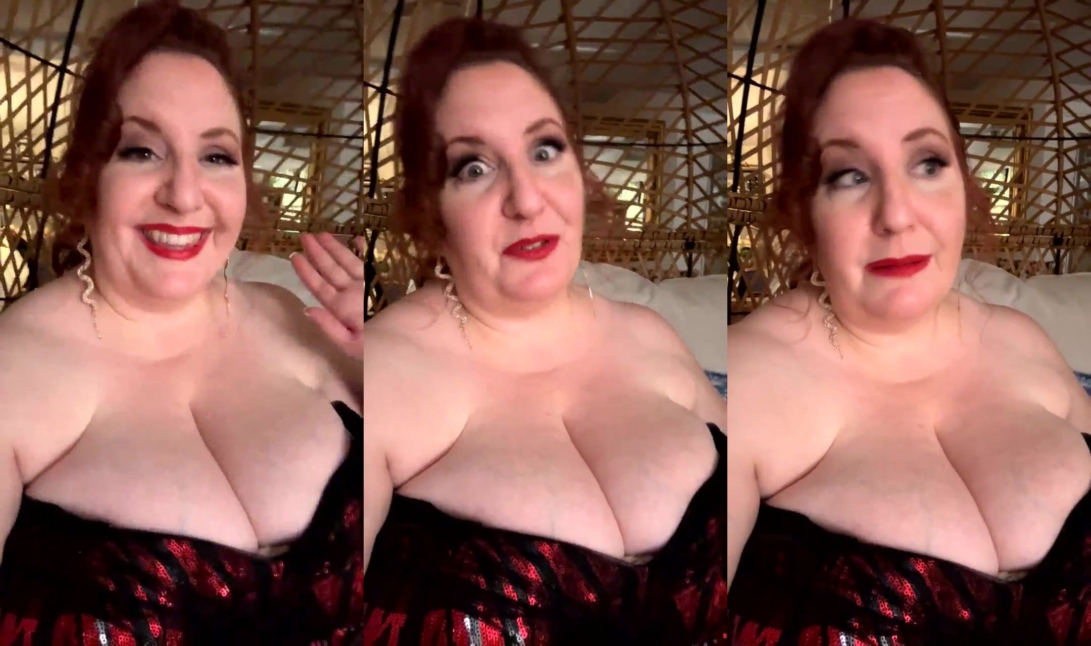 Bodaciousbigmamared Baring Sexy Cleavage