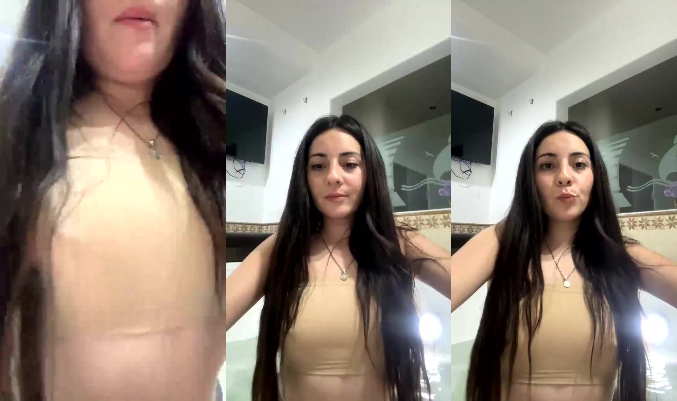 Bellacuentos Hot Livestream In The Hot Tub