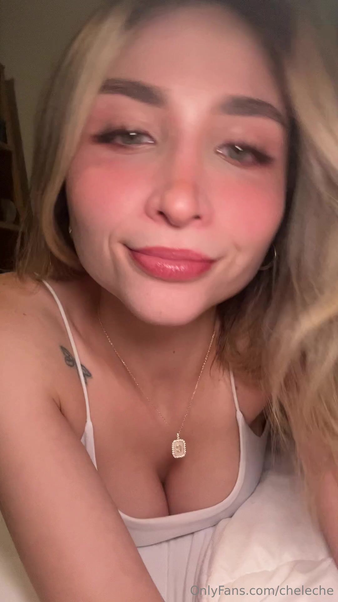 Cheleche’s Cleavage Pops In A Tight Top