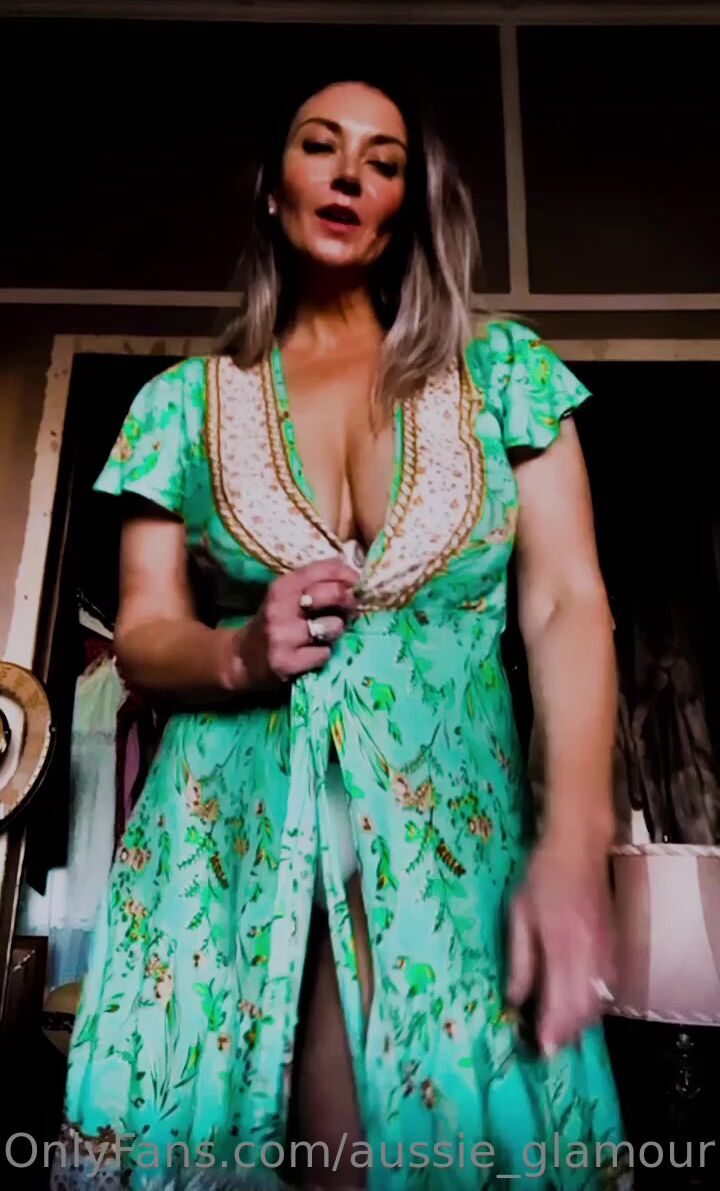 Aussie_Glamour Flaunting Her Breasts