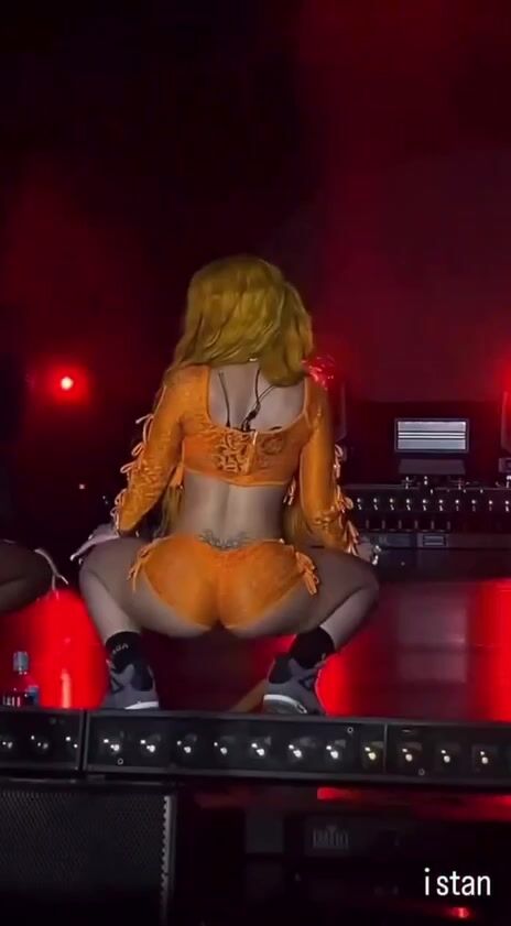 Ice Spice Twerking In Sexy Orange Outfit