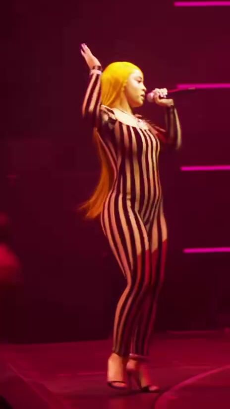 Ice Spice Shaking Her Ass While Singing