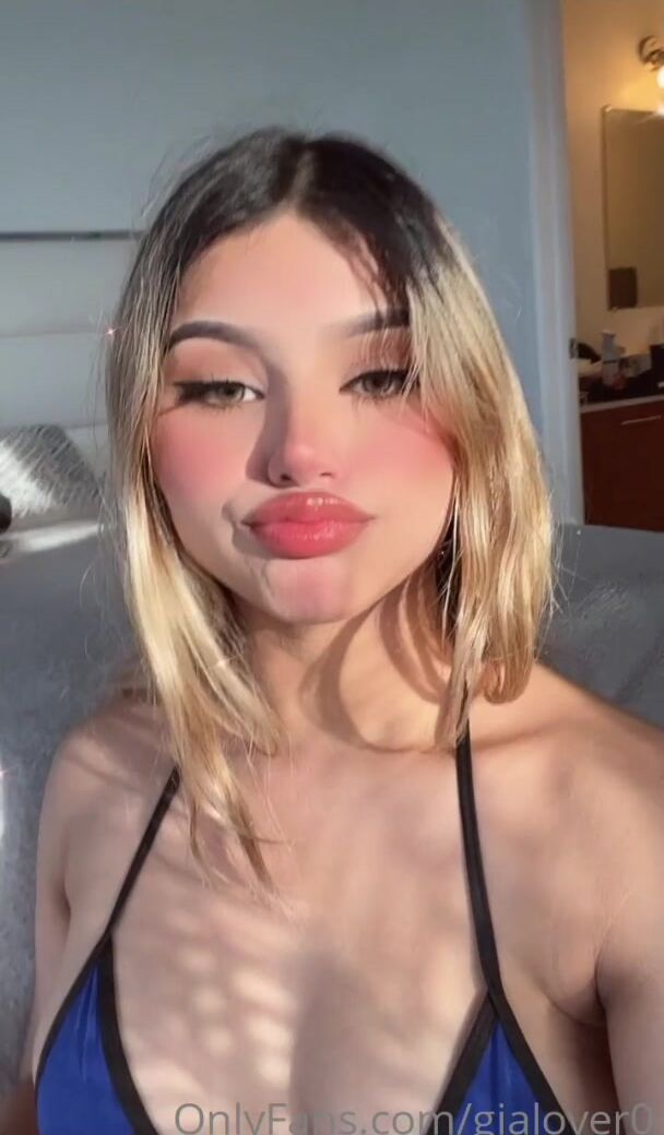 Gialover0 Wears A Bikini Top