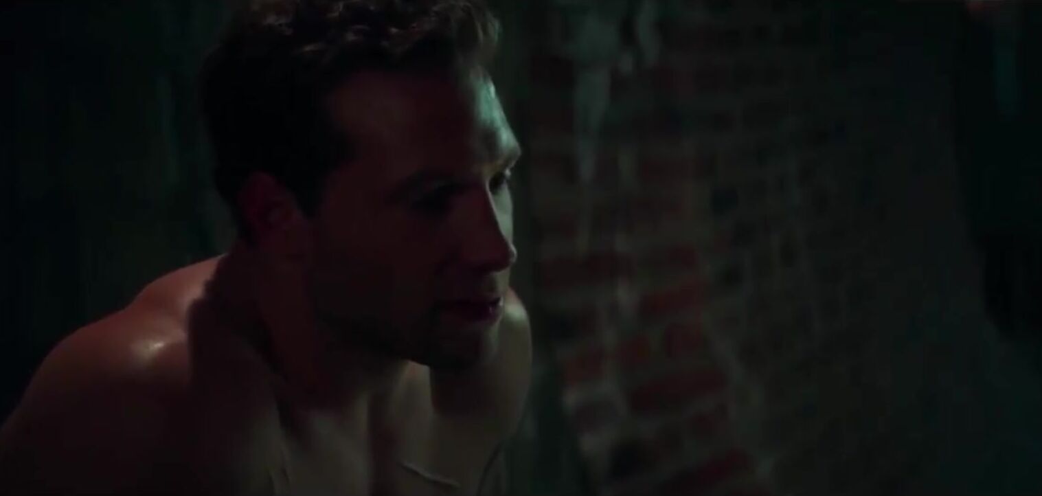 Emilia Clarke Strips Naked Outside