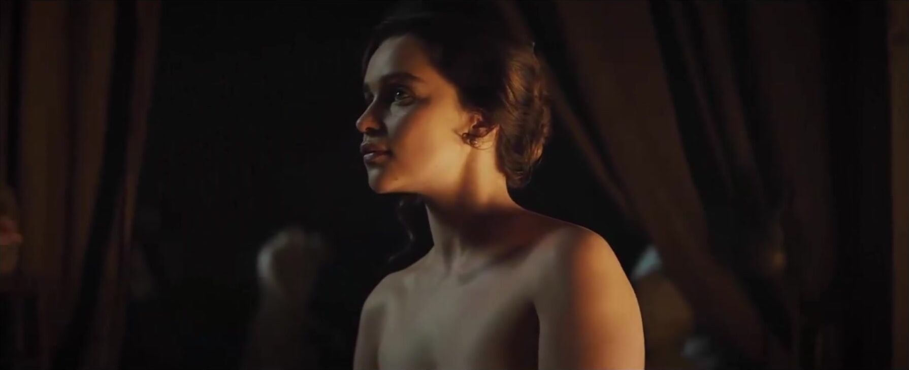 Emilia Clarke Poses Nude For A Sketch
