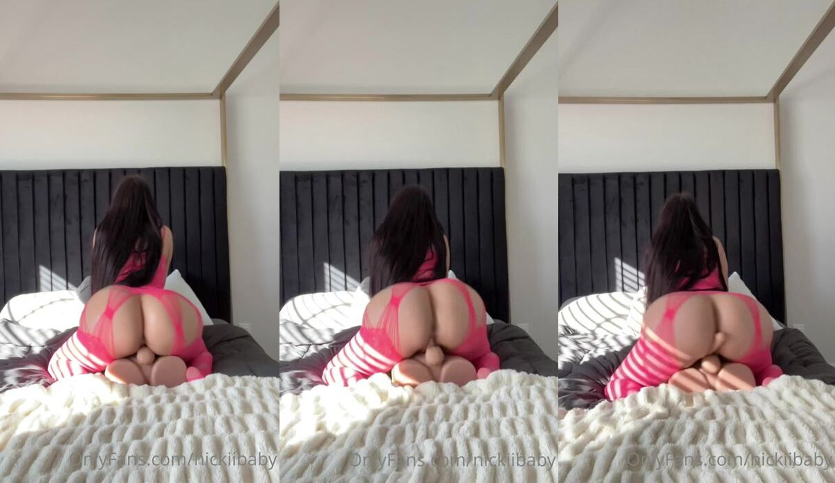 Nickiibaby Grinds WIth A Dildo On The Bed