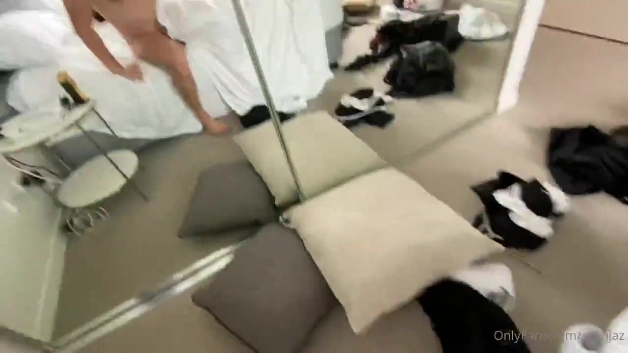 Stepbro Pounds Utahjaz on the Counter